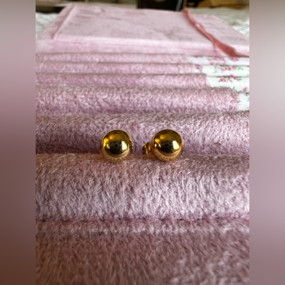 Dainty little glove earrings - Picture 2 of 4